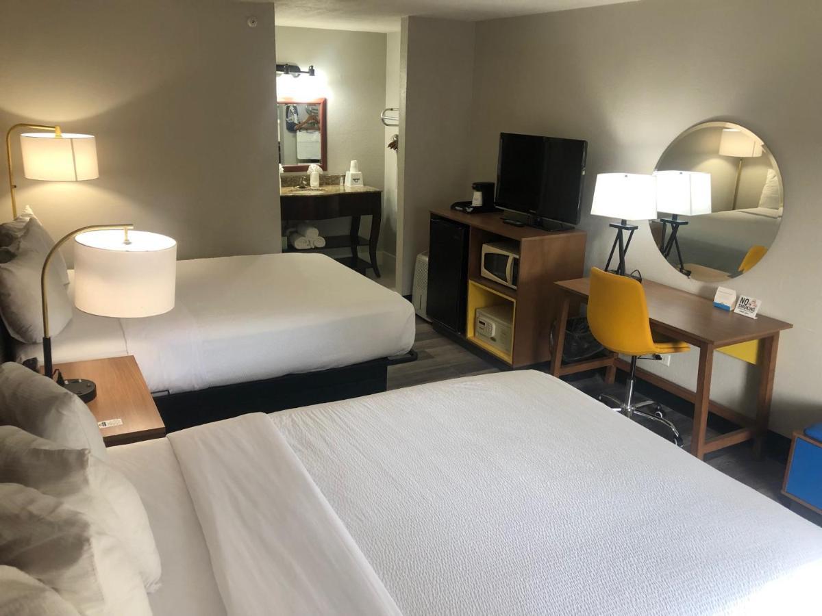 Days Inn By Wyndham Port Charlotte Town Center Екстериор снимка