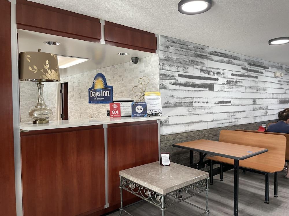 Days Inn By Wyndham Port Charlotte Town Center Екстериор снимка