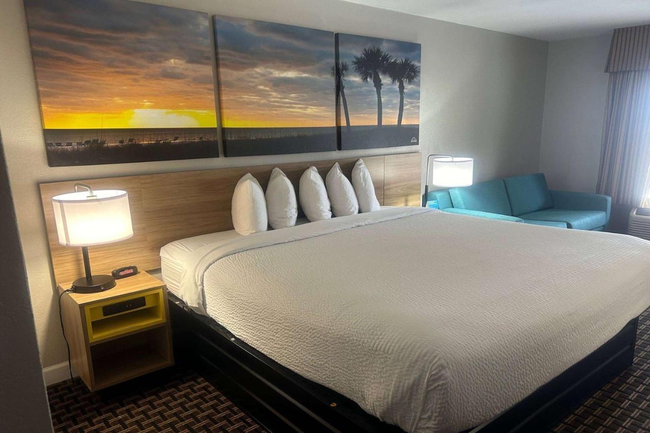 Days Inn By Wyndham Port Charlotte Town Center Екстериор снимка