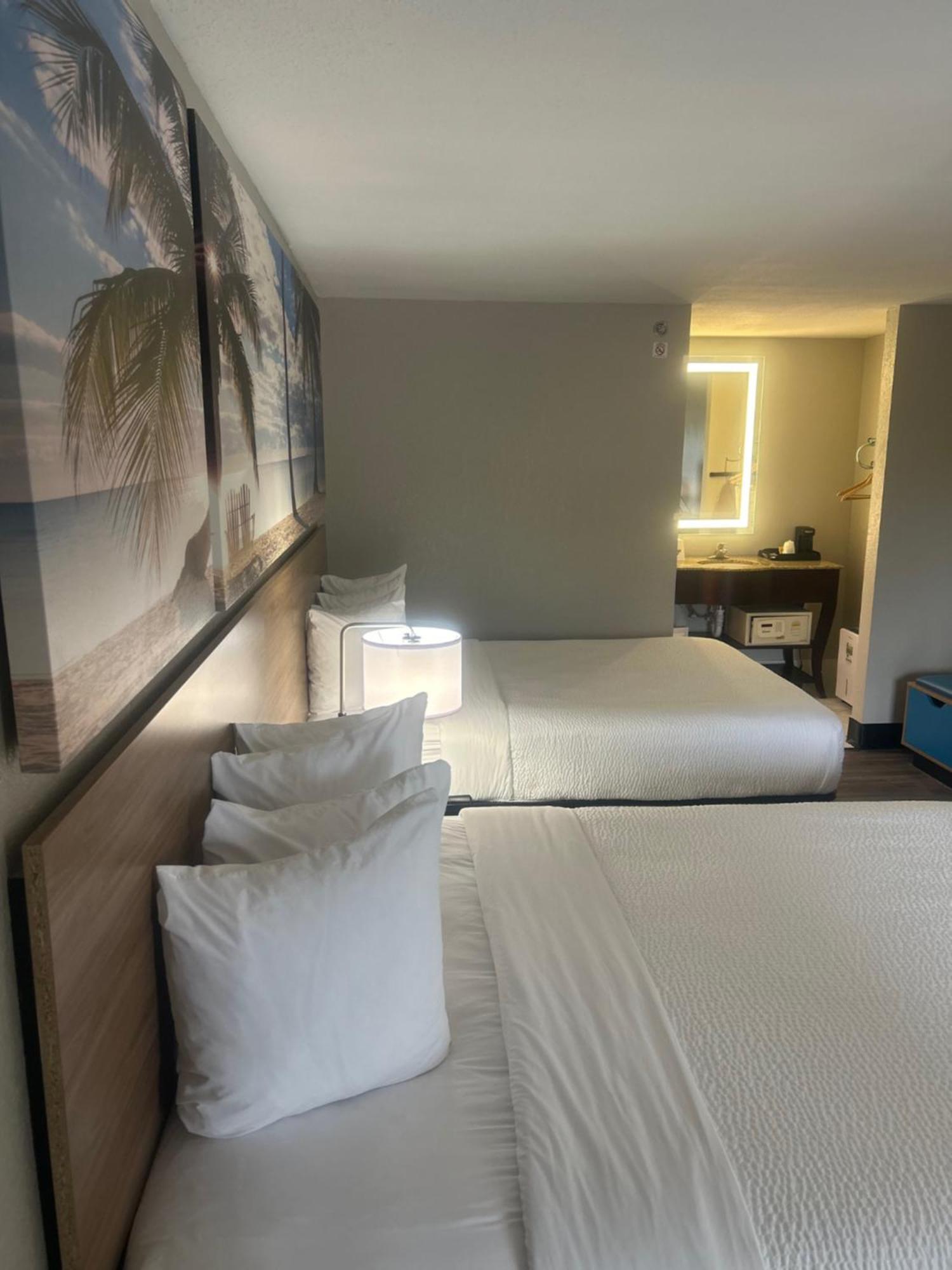 Days Inn By Wyndham Port Charlotte Town Center Екстериор снимка